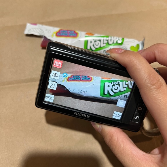 Fujifilm Finepix Z90 14.2 MP Digital Camera (Camera and charger) - Picture 7 of 9